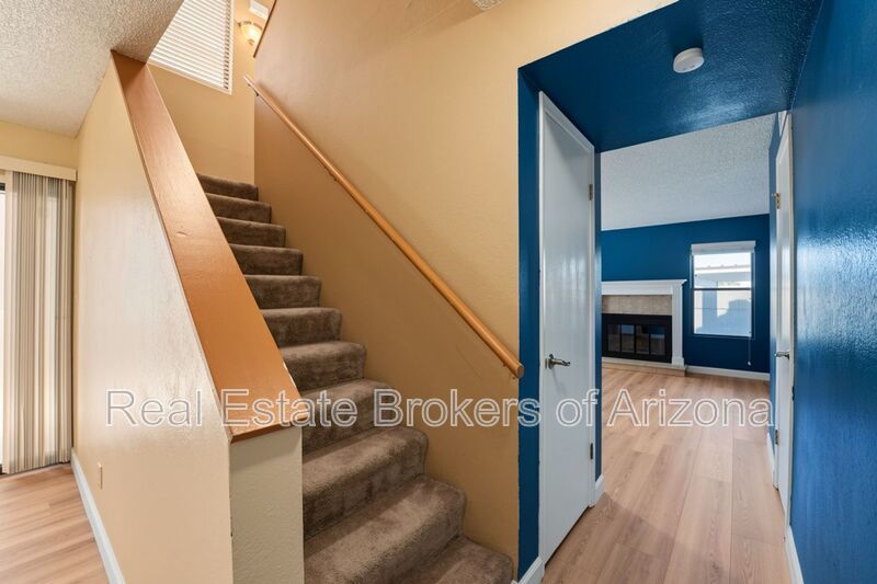 Spacious Mesa Townhome with Updated Kitchen & Utilities Included! property image