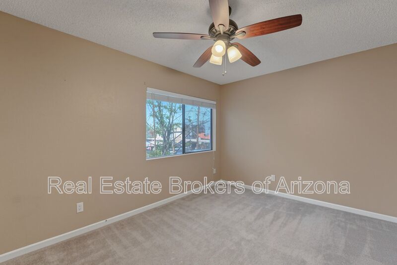 Spacious Mesa Townhome with Updated Kitchen & Utilities Included! property image