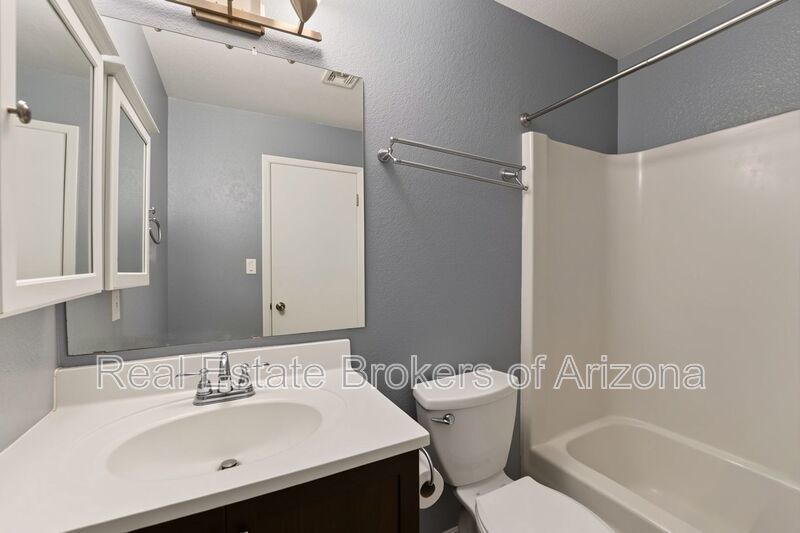 Spacious Mesa Townhome with Updated Kitchen & Utilities Included! property image