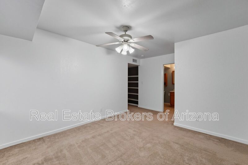 Spacious Mesa Townhome with Updated Kitchen & Utilities Included! property image