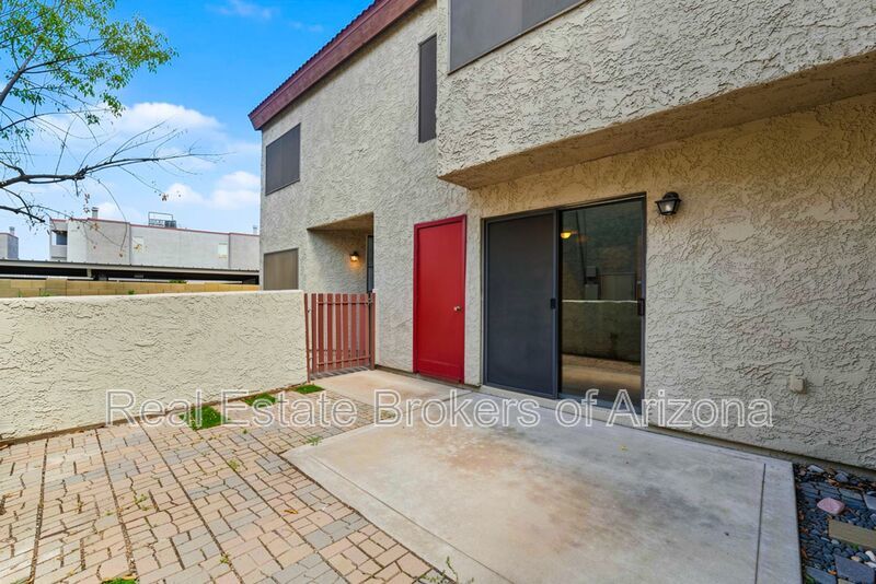 Spacious Mesa Townhome with Updated Kitchen & Utilities Included! property image