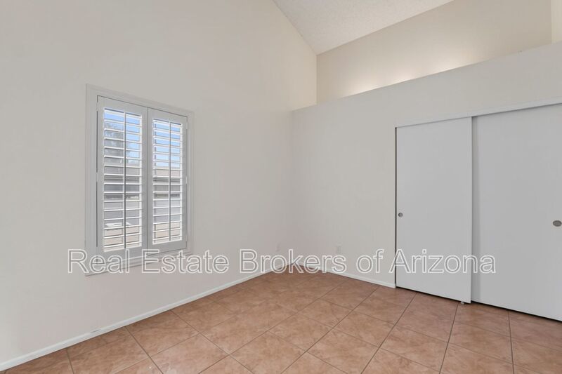 Charming 3 Bed/2 Bath in the Lush Crestview Chateaux Community property image