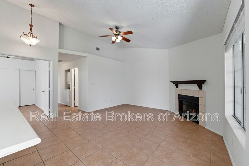 Charming 3 Bed/2 Bath in the Lush Crestview Chateaux Community property image