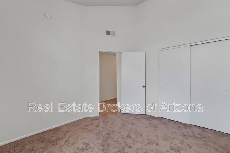 Charming 3 Bed/2 Bath in the Lush Crestview Chateaux Community property image