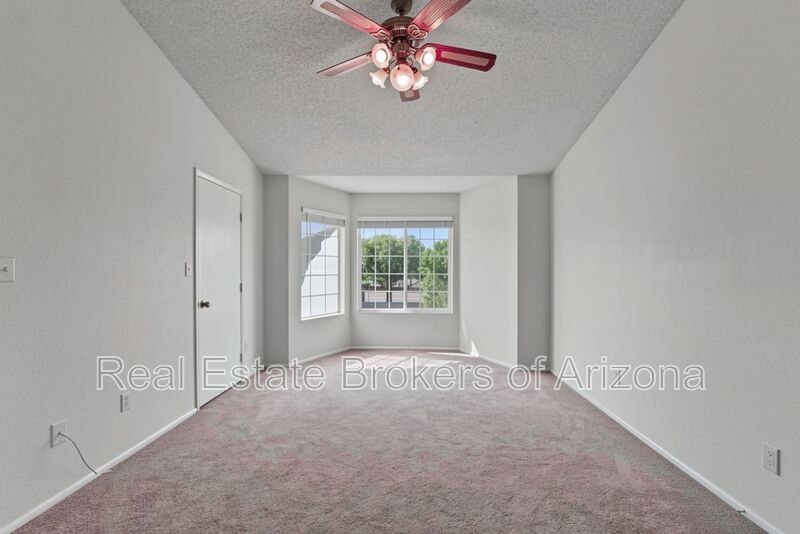 Charming 3 Bed/2 Bath in the Lush Crestview Chateaux Community property image