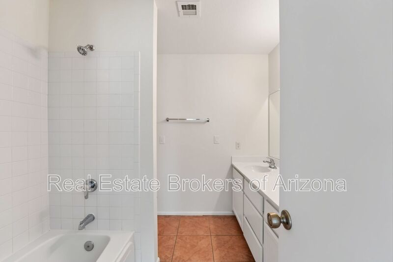 Charming 3 Bed/2 Bath in the Lush Crestview Chateaux Community property image