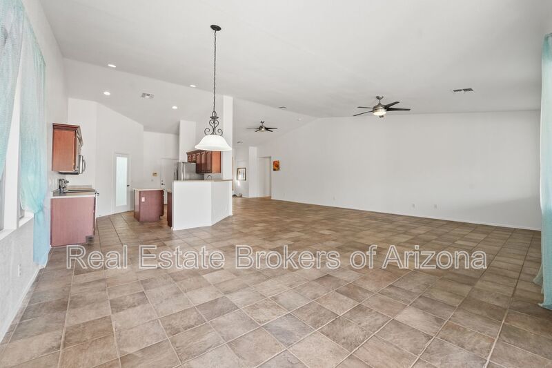 Oversized Lot + Dual Garages! 3 Bed + Den in Mountain Vista property image