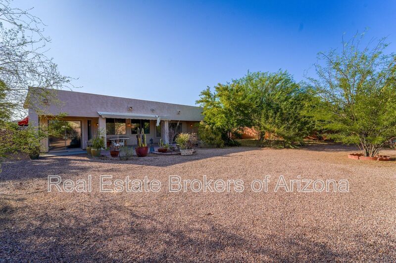 Oversized Lot + Dual Garages! 3 Bed + Den in Mountain Vista property image